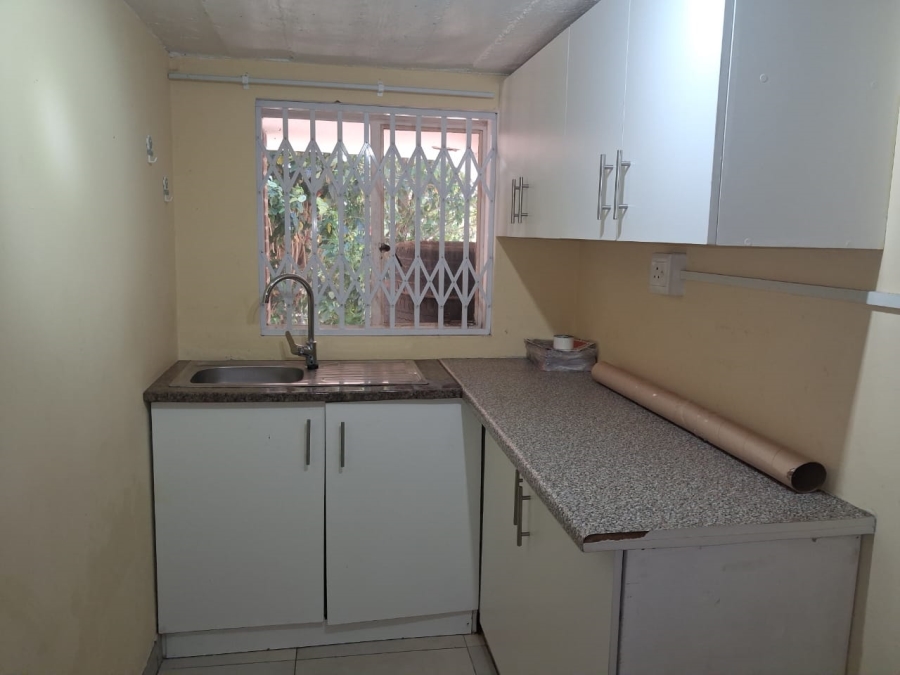 To Let 1 Bedroom Property for Rent in Summerpride Eastern Cape